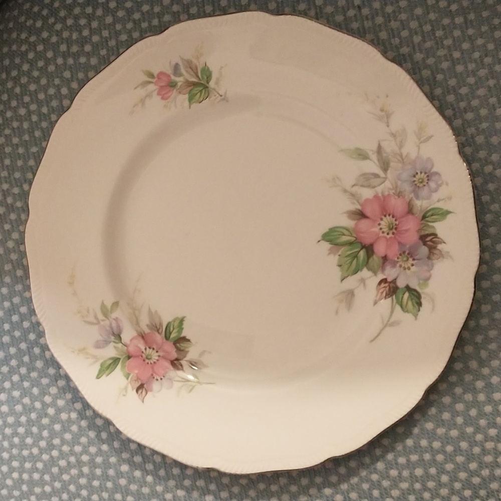 Vintage Royal Swan Dinner Plate